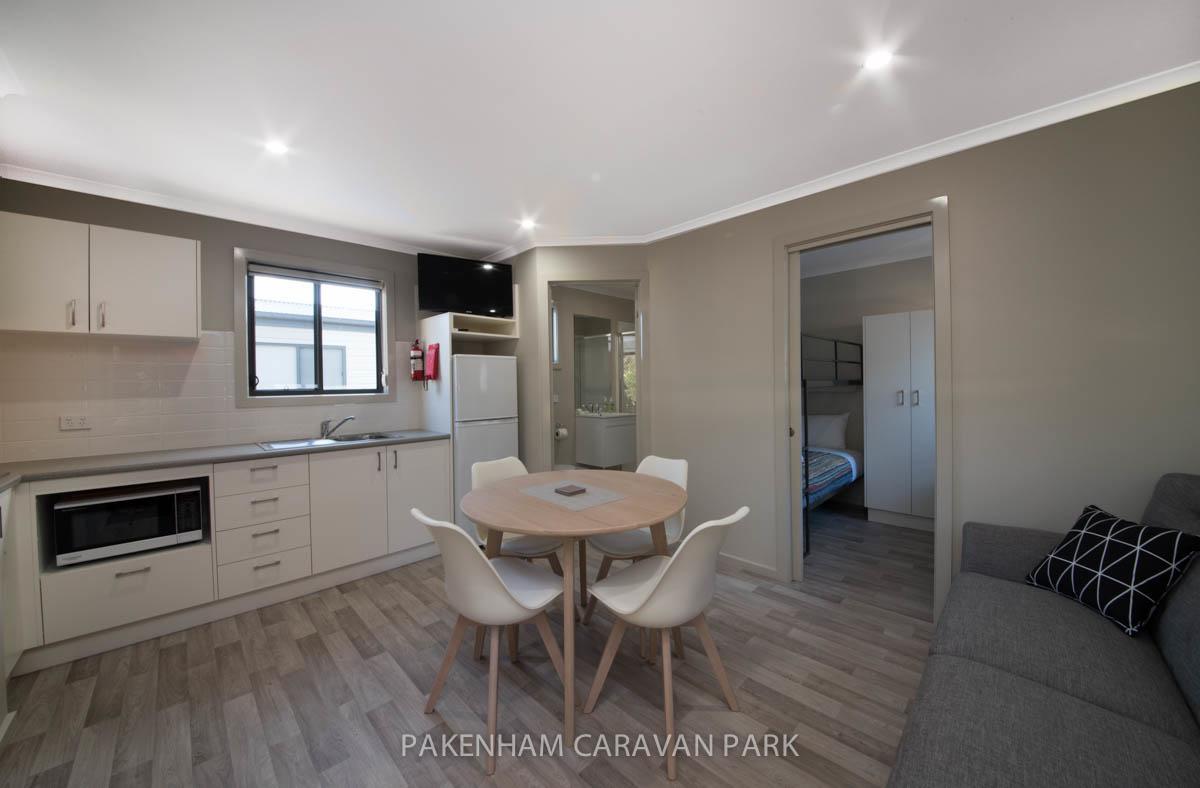Готель Pakenham Caravan Park Екстер'єр фото